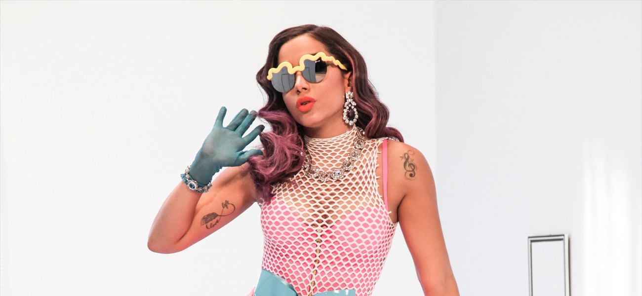 “Agora não tem mais como dizer que a carreira internacional não começou”: Anitta revela programação para 2017 em entrevista