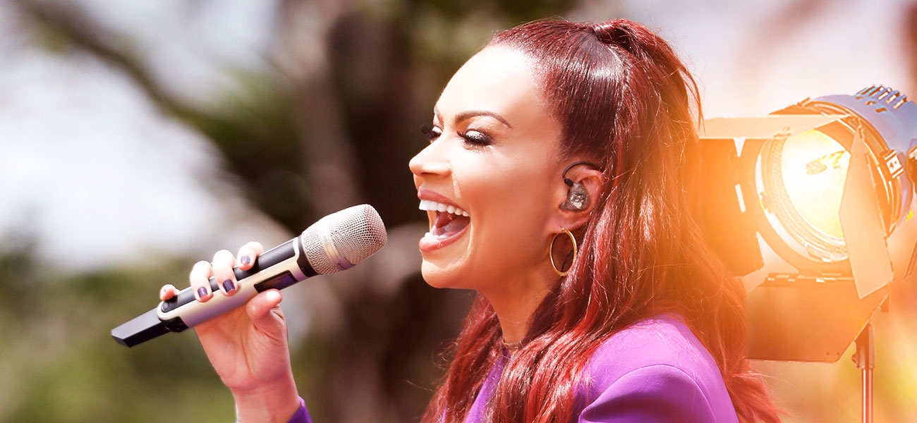 Solange Almeida resgata sucessos no álbum “Entre Nós, Minha História”