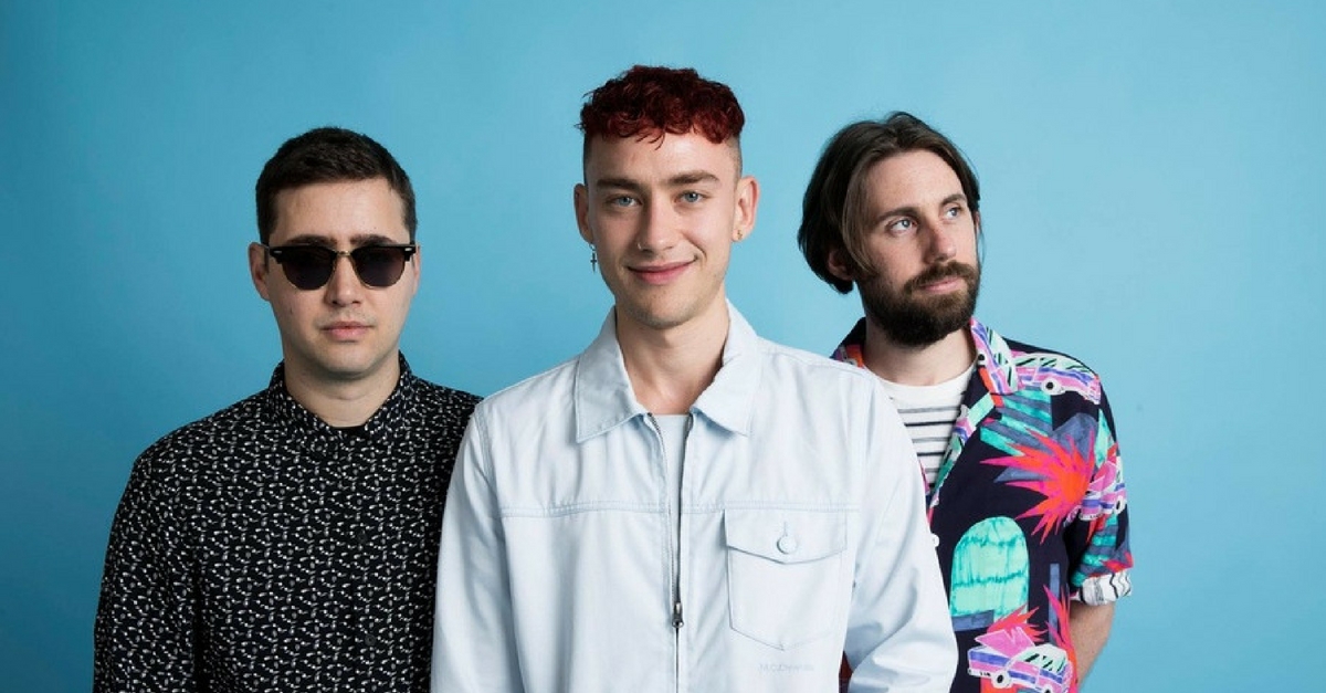 Years & Years faz cover de Ariana Grande no Live Lounge