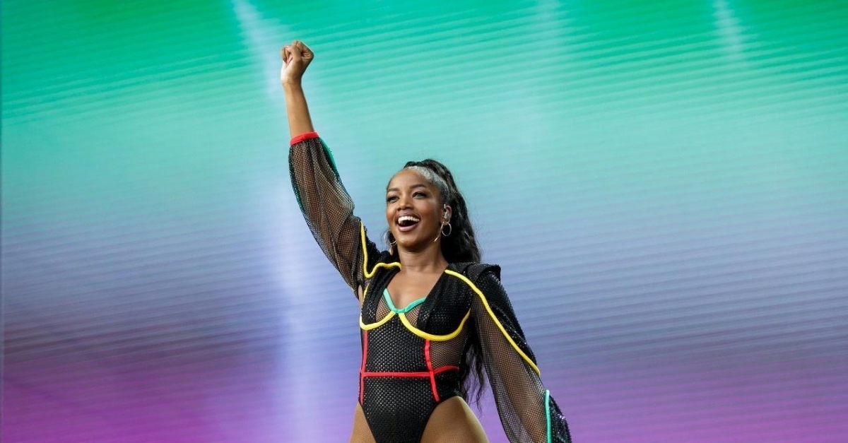 Participação de Iza no Verão Tim é transferida para Copacabana; saiba mais!