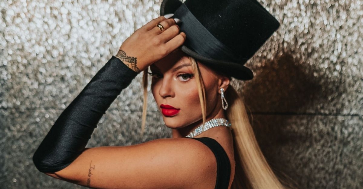 Inspirada em Madonna, Luísa Sonza agita São Paulo com seu primeiro bloco de carnaval