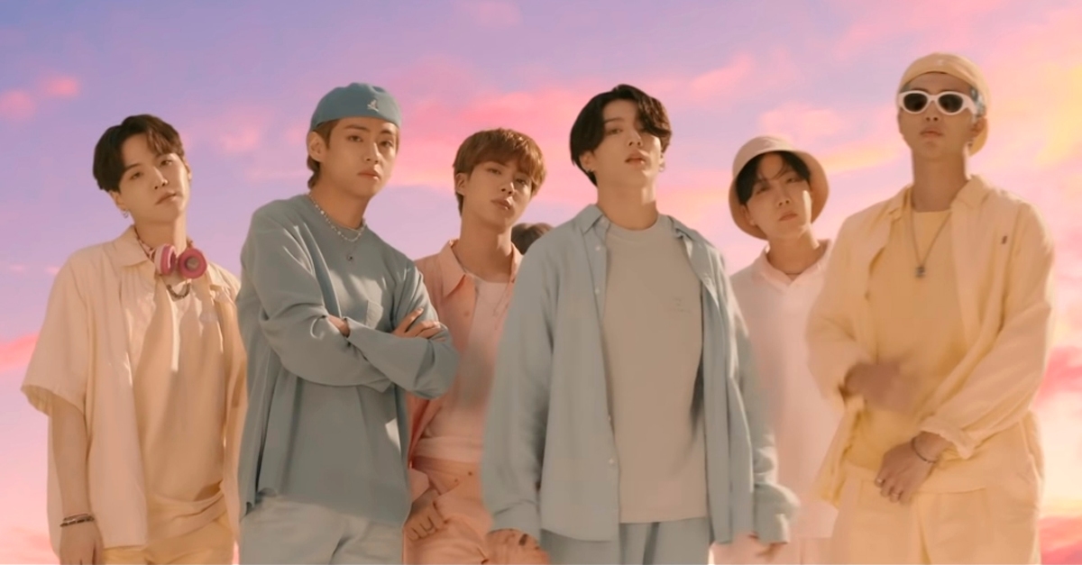 BTS quebra recorde com “Dynamite” e tem a música a atingir mais rápido o topo do iTunes em 100 países