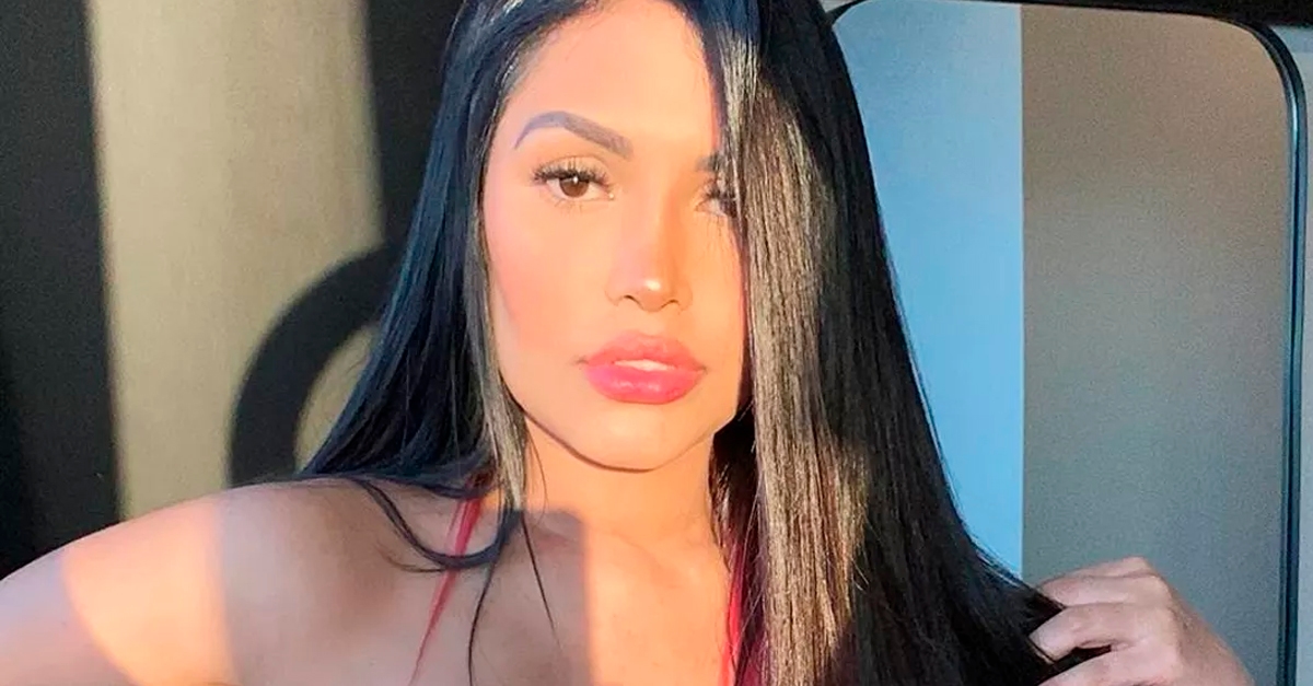 Flay levanta discussão empoderada inspirada no sutiã-cone usado por Madonna nos anos 90