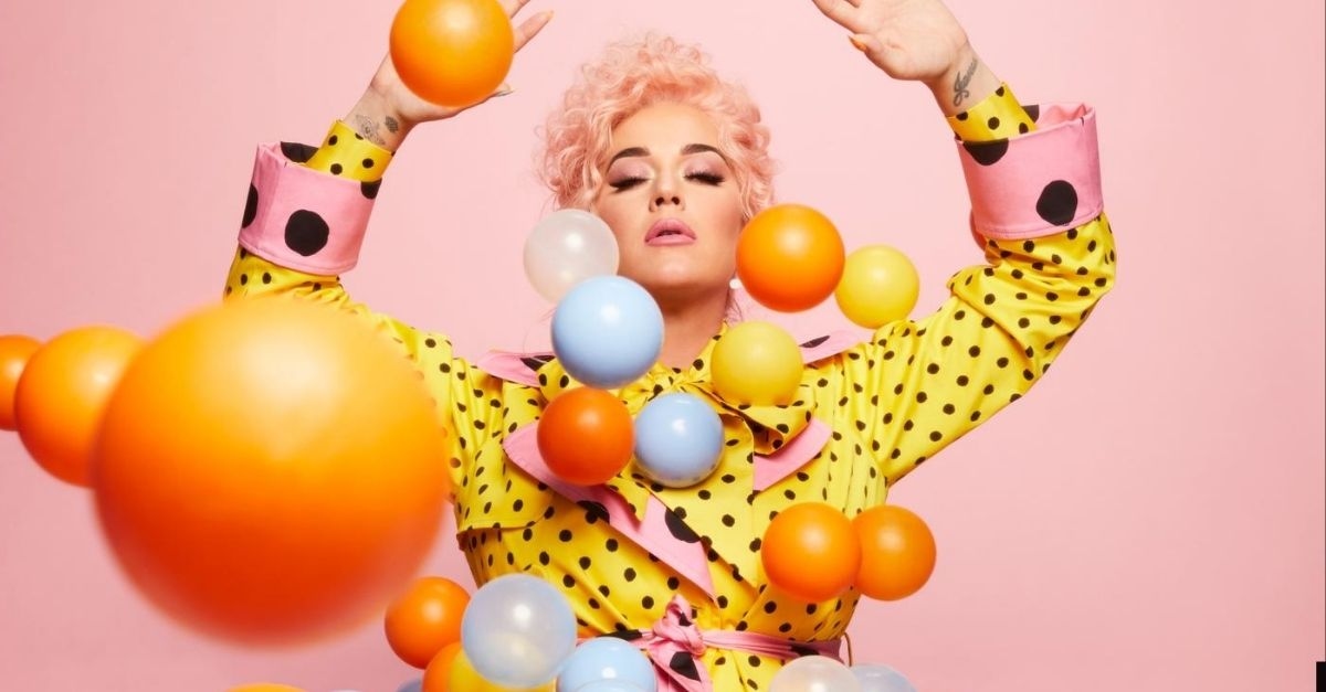 Katy Perry confirma lançamento do videoclipe de “Not The End Of The World” para esta segunda