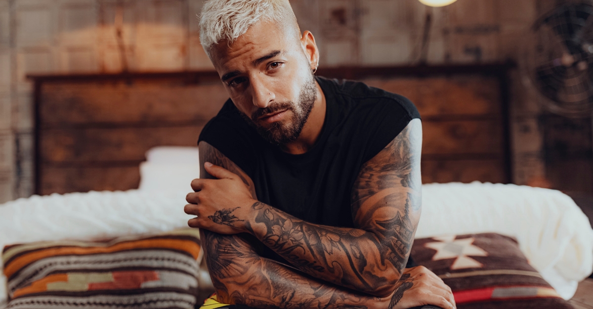 Maluma usa look do estilista brasileiro Leonardo Loreto