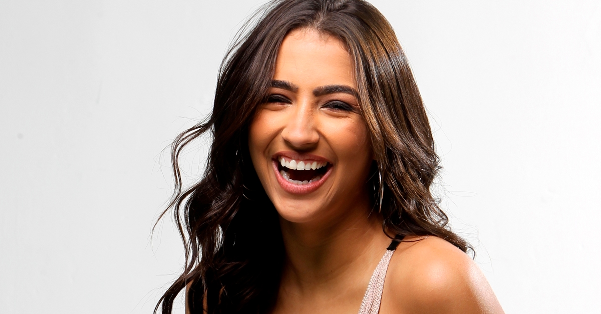 Julia Joia se junta Michael Hausted em parceria internacional; ouça “Dance”!