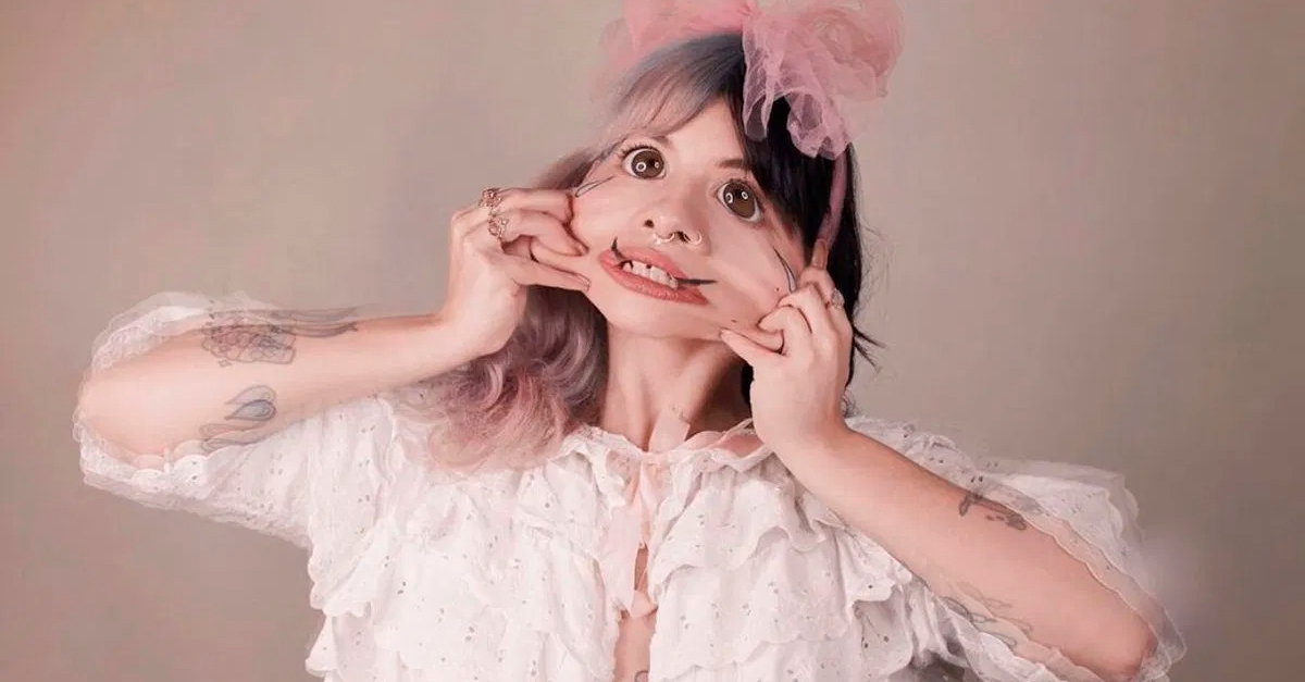 Melanie Martinez lança EP “After School” com videoclipe para “The Bakery”