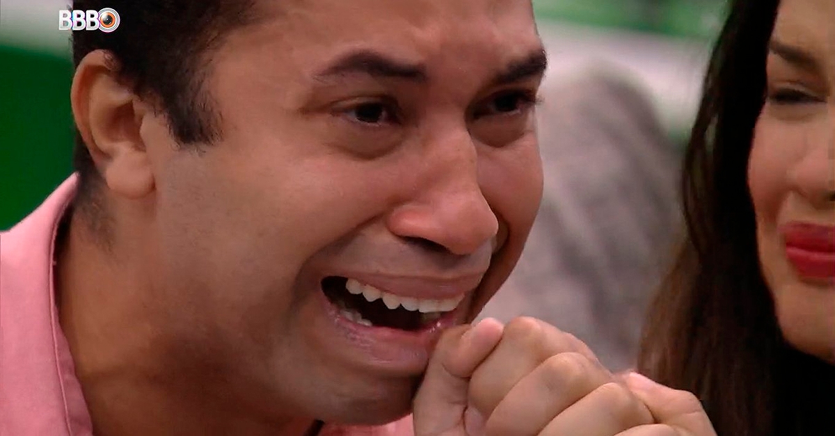 BBB21 | Gilberto conta que foi expulso da igreja por ser gay e como mãe reagiu: “Quebrou tudo”