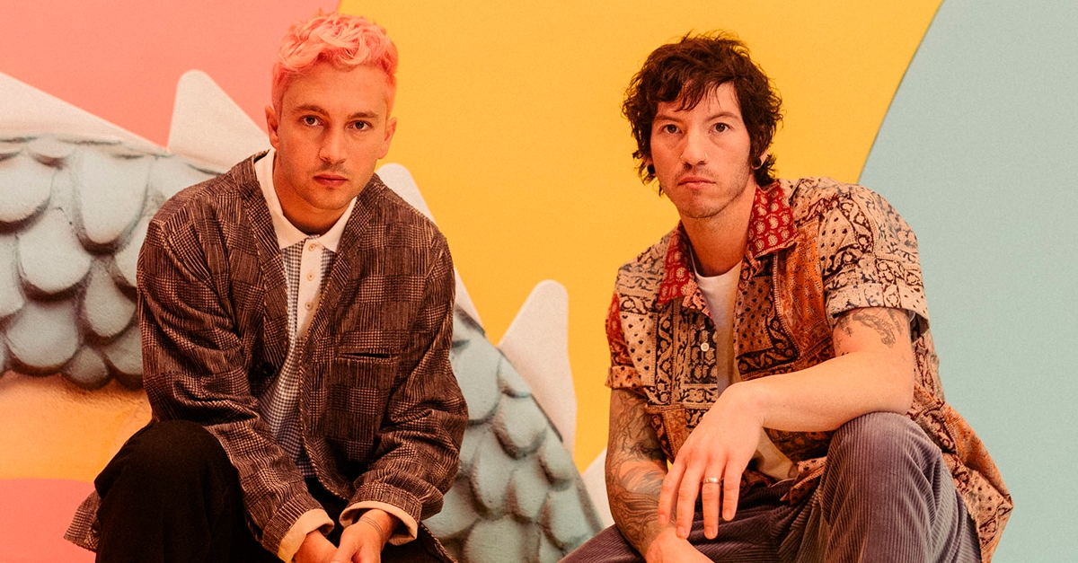 Twenty One Pilots lança “Overcompensate” e anuncia novo álbum