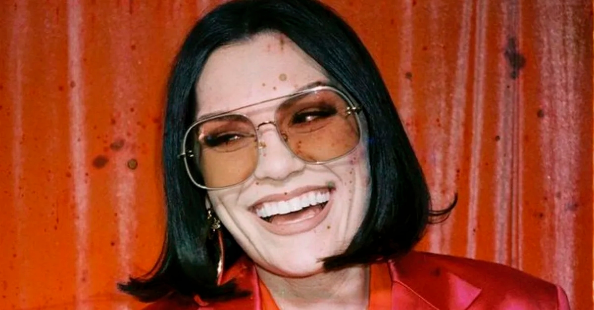 Jessie J anuncia que está gravida do primeiro filho: “Feliz e apavorada”