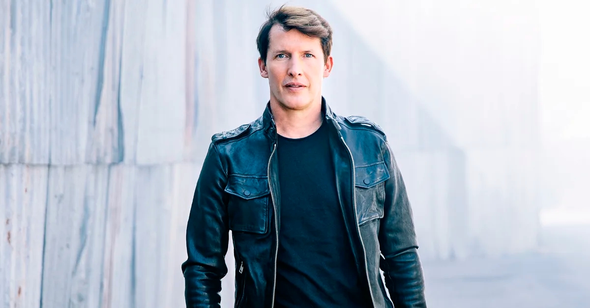 “Love Under Pressure”: James Blunt lança primeira faixa inédita de disco de sucessos