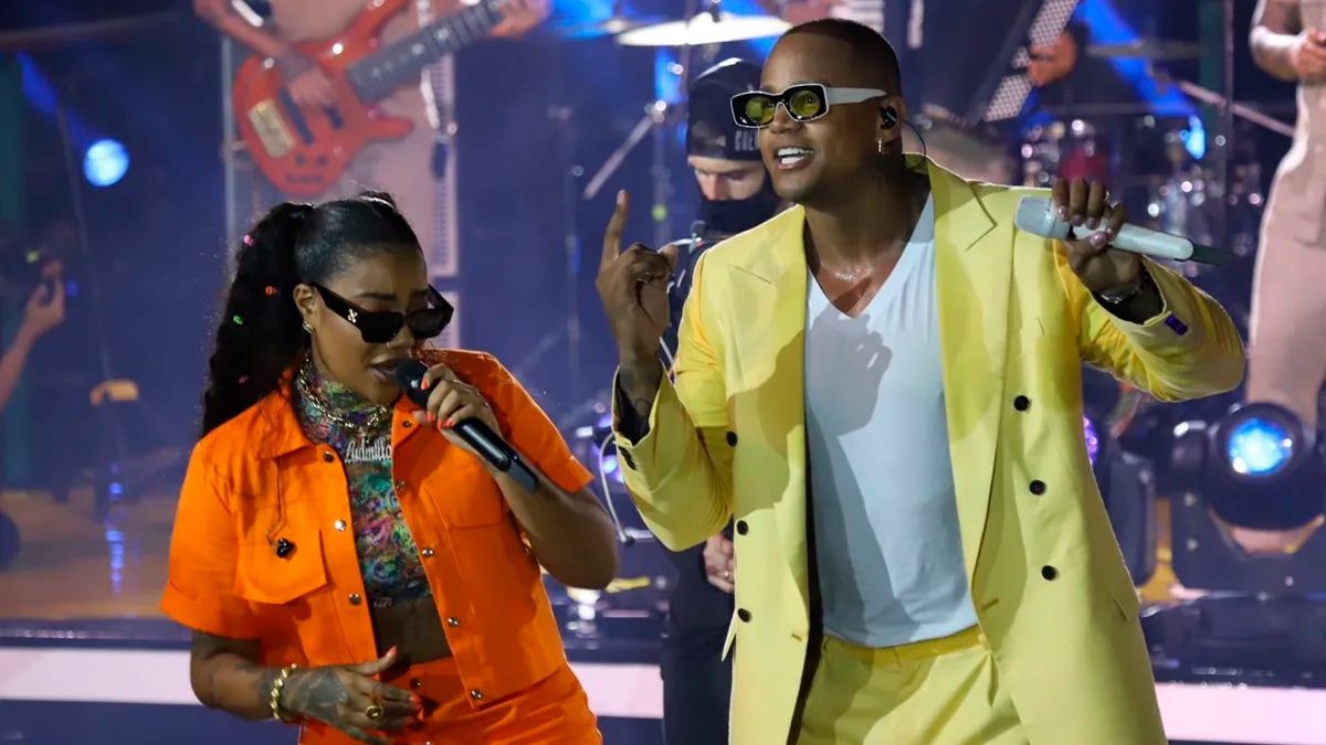 Léo Santana revela que não queria gravar “Invocada”, parceria de sucesso com Ludmilla: “Não conseguia abraçar”