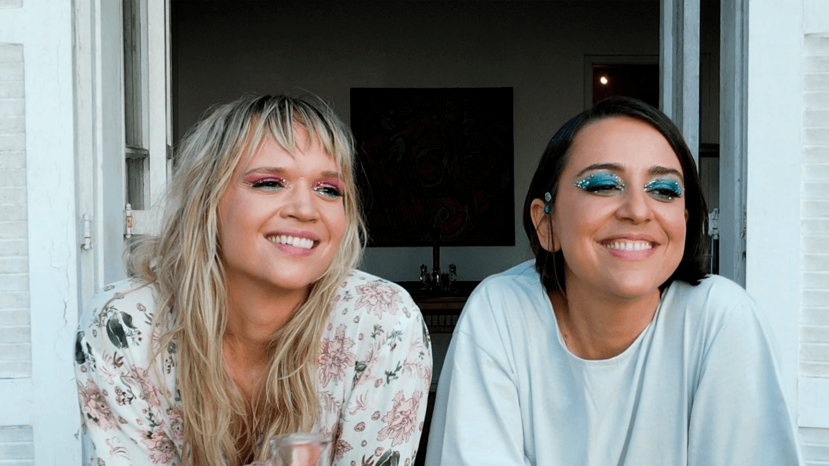 Alexia Bomtempo lança o clipe da música “Banho de Cheiro”, com a participação de Roberta Sá