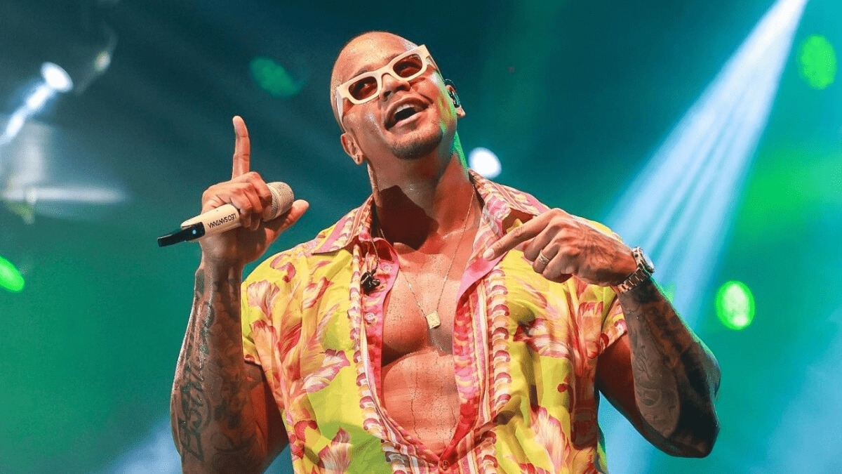 Após sucesso com “Zona de Perigo”, Léo Santana constrói mansão luxuosa; veja fotos