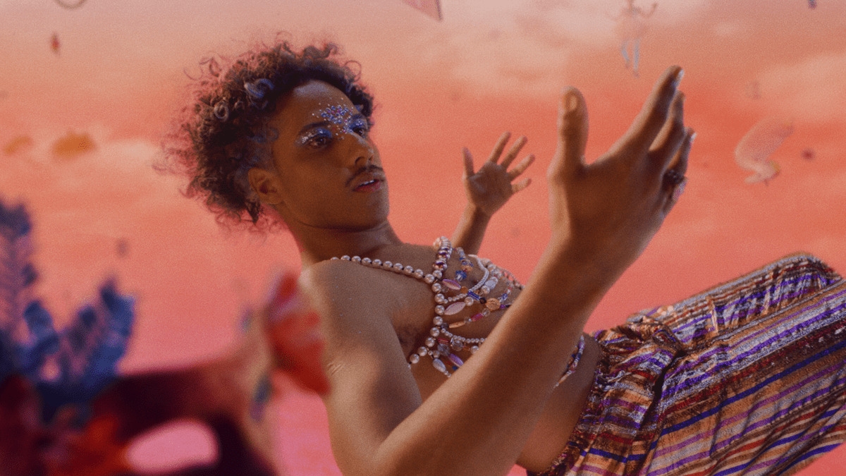 “Nenhum Match Perdido”: Tinder distribui adereços grátis para o Carnaval