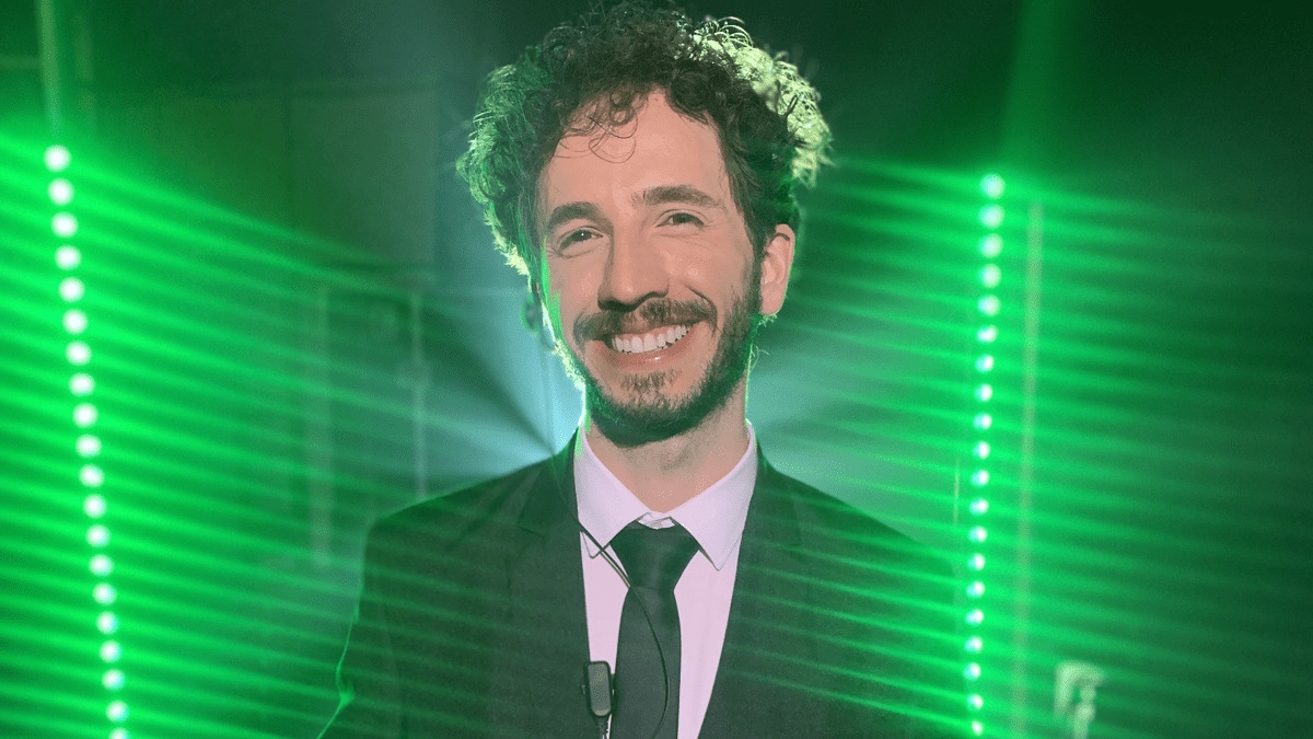 Pedro Passari conquista o público com Silvio Ple no The Masked Singer Brasil; conheça!