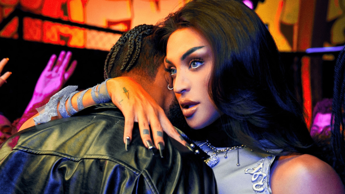 Pabllo Vittar esbanja beleza e coreografia em clipe superproduzido de “Cadeado”