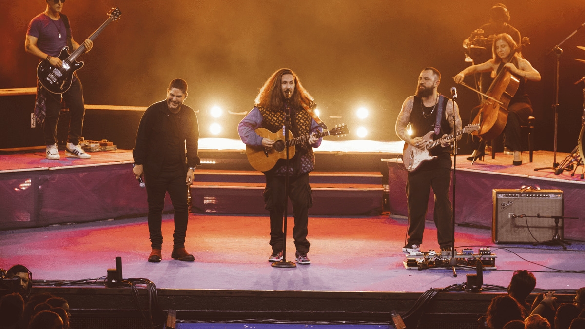 “Porta Retrato”: Vitor Kley convida Jorge e Mateus para parceria em primeiro single de DVD; assista!