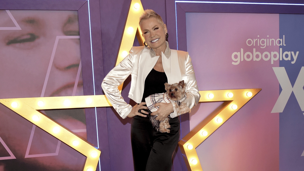 Xuxa reúne fãs e convidados especiais para pré-estreia de documentário no Rio de Janeiro