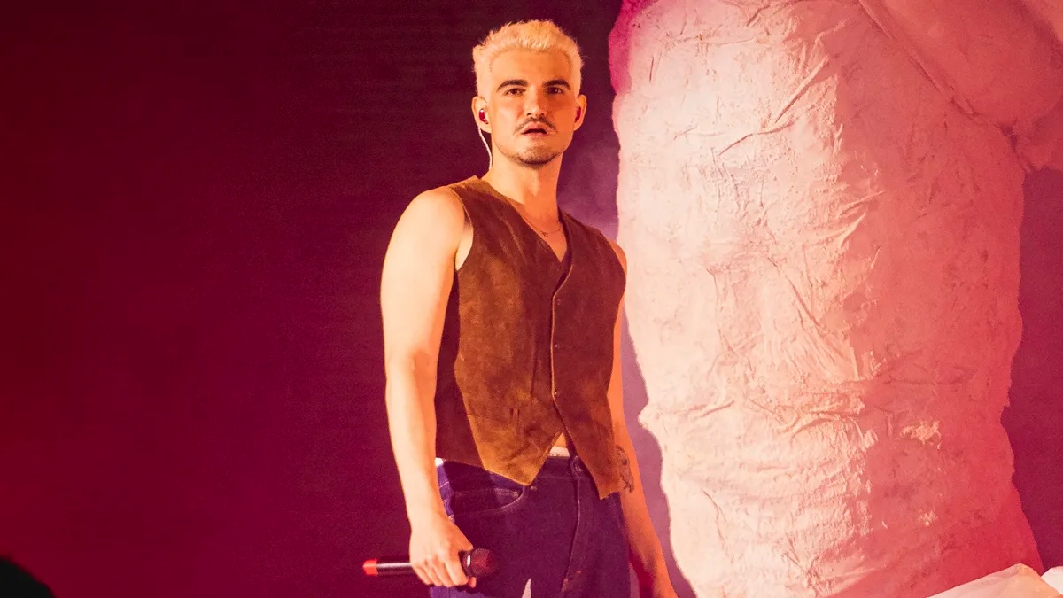 Jão encanta público com show repleto de sucessos e pirotecnia no último dia de The Town