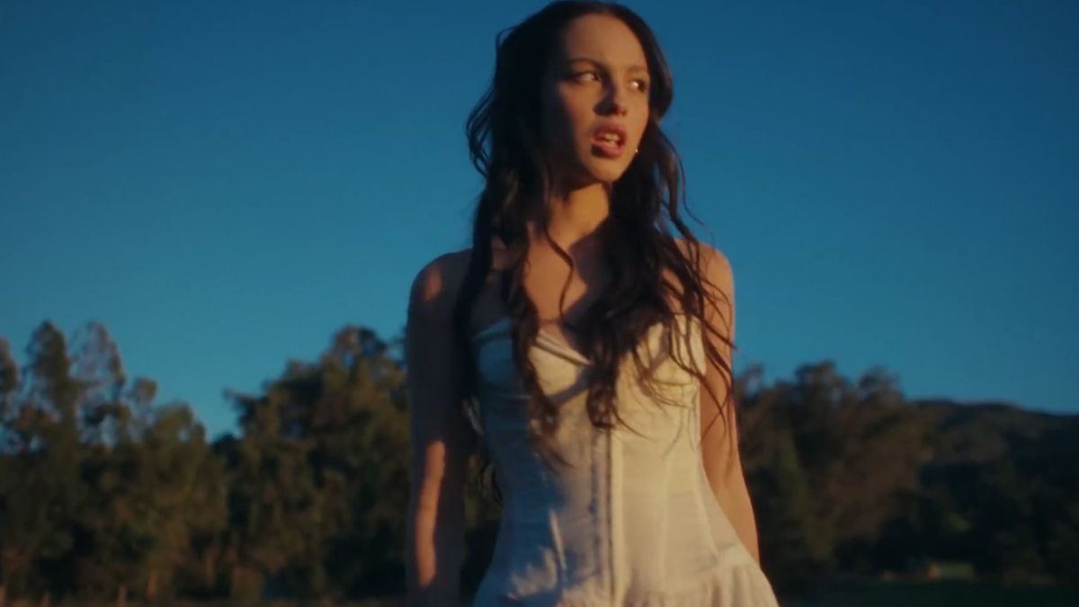 Olivia Rodrigo lança videoclipe para “Can’t Catch Me Now”, da trilha sonora do novo “Jogos Vorazes”