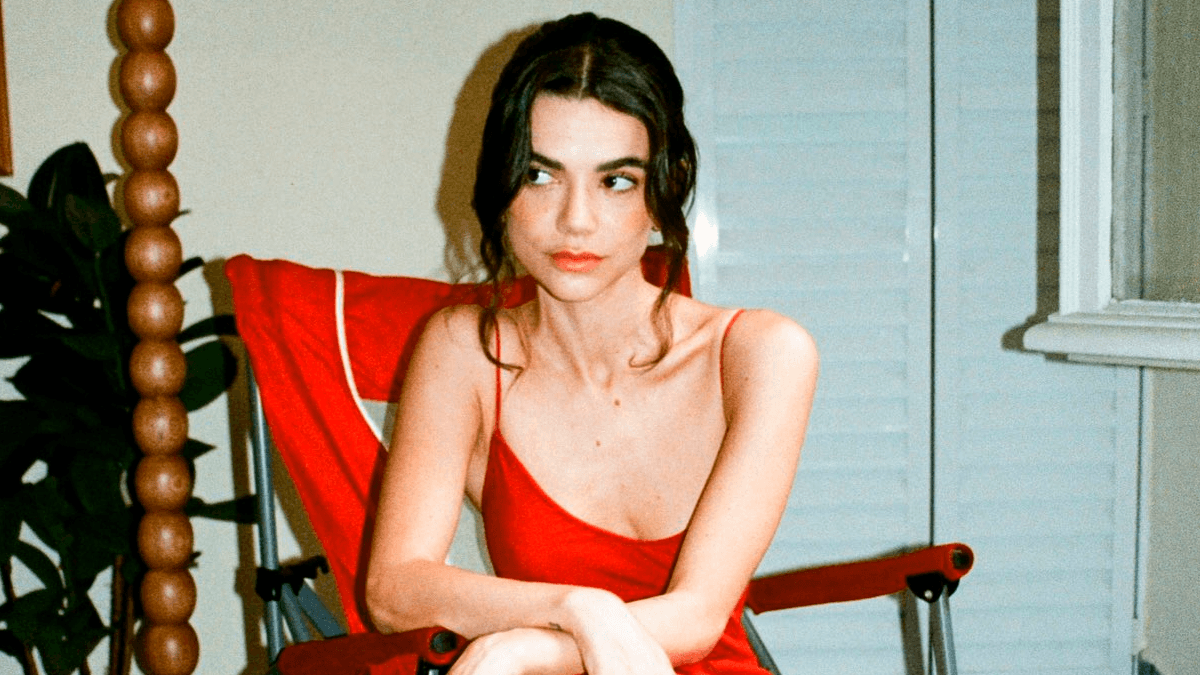 Manu Gavassi lança “Pronta Pra Desagradar” e revela participação de Pitty em curta metragem; assista!