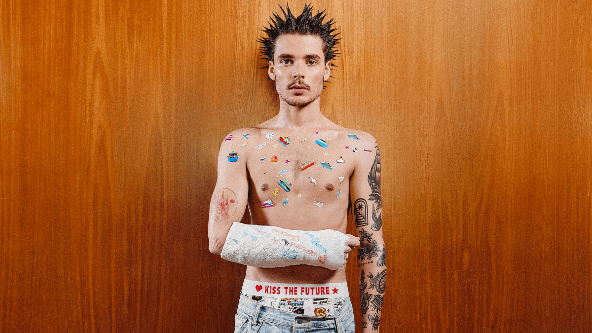 João Lucas lança primeiro disco da carreira