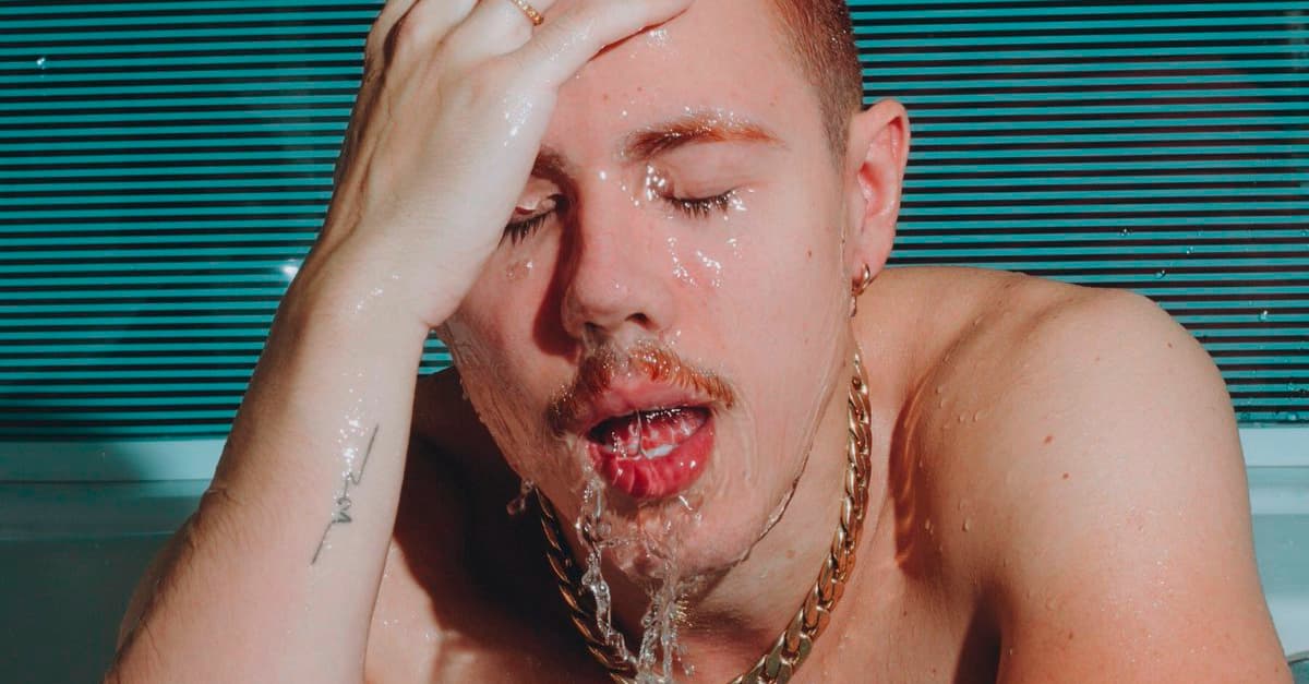 Entrevista: Renan Cavolik conta mais sobre “Colo”, inspirações e papel no movimento LGBT