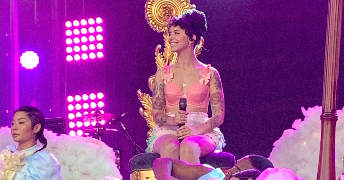 Melanie Martinez apresenta faixas do “K-12” no Jimmy Kimmel Live