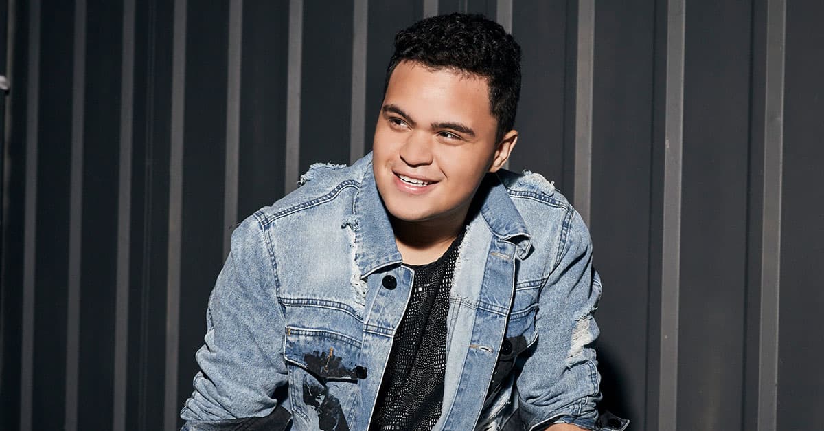 Entrevista | Aposta da nova geração do pagode, Guga Nandes lança o álbum de estreia “Pra Não Desgrudar”