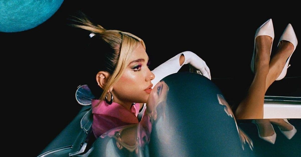 Faixa a faixa | Central Dua Lipa comenta e mostra o desempenho do “Future Nostalgia” neste primeiro mês