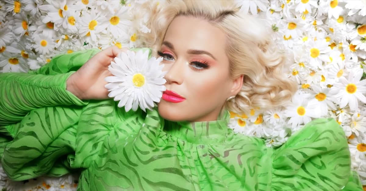 Can’t Cancel Pride | Katy Perry faz performance com remix de “Daises” e medley de hits