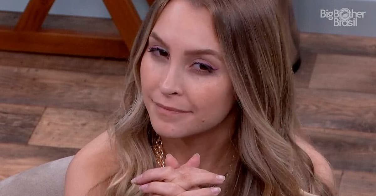 BBB21 | Carla Diaz retorna do Paredão Falso, surpreende brothers e se declara para Arthur