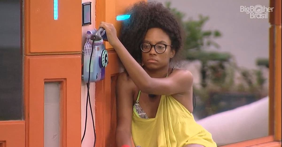 BBB21 | Lumena e Arthur atendem trote do Big Fone