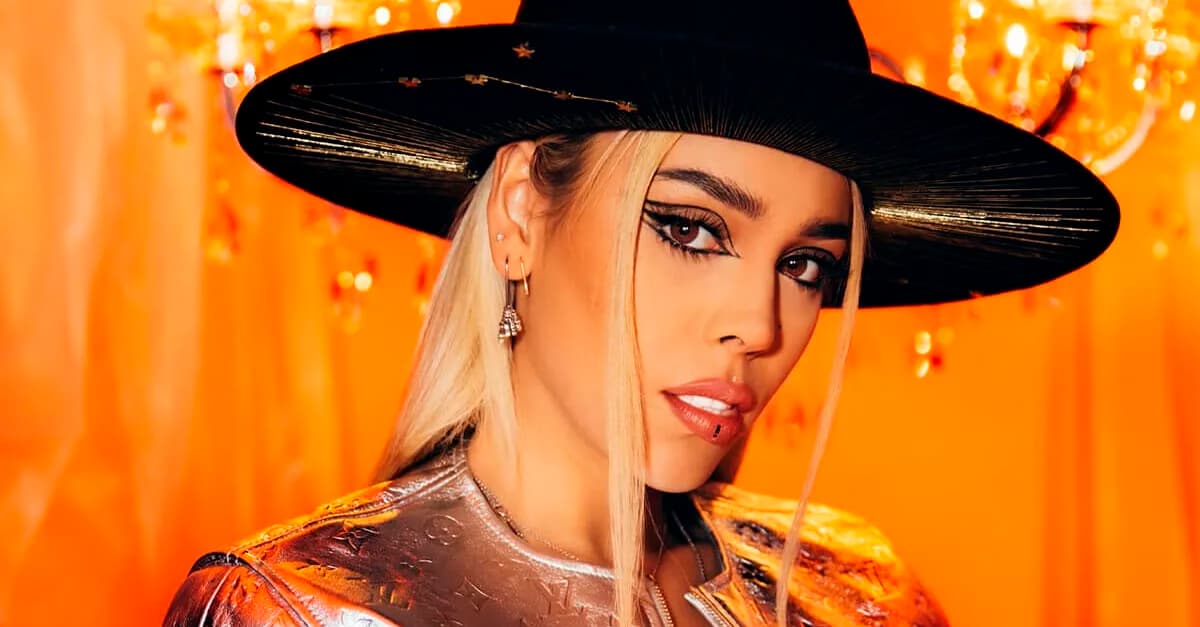 Danna Paola assume controle no reggaeton “Kaprichosa”; confira!