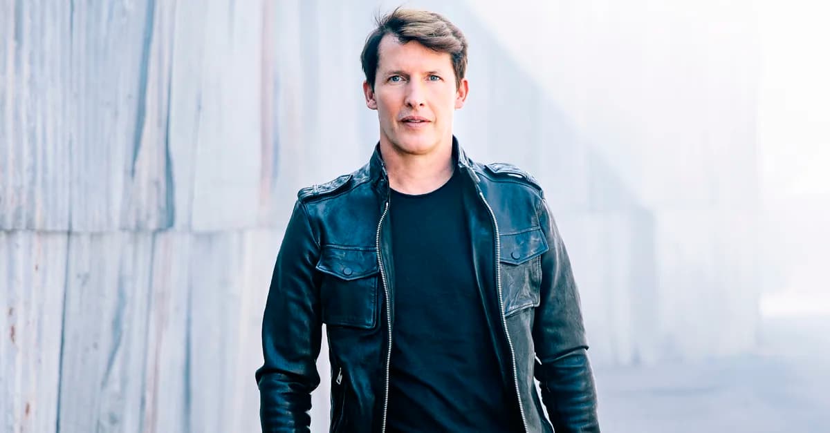 “Love Under Pressure”: James Blunt lança primeira faixa inédita de disco de sucessos