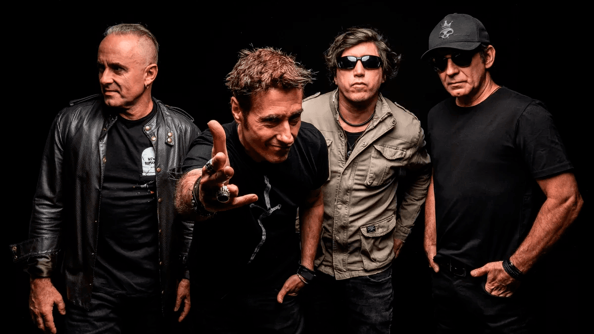 Capital Inicial comemora quatro décadas de carreira com disco com participações de Pitty, Marina Sena e mais