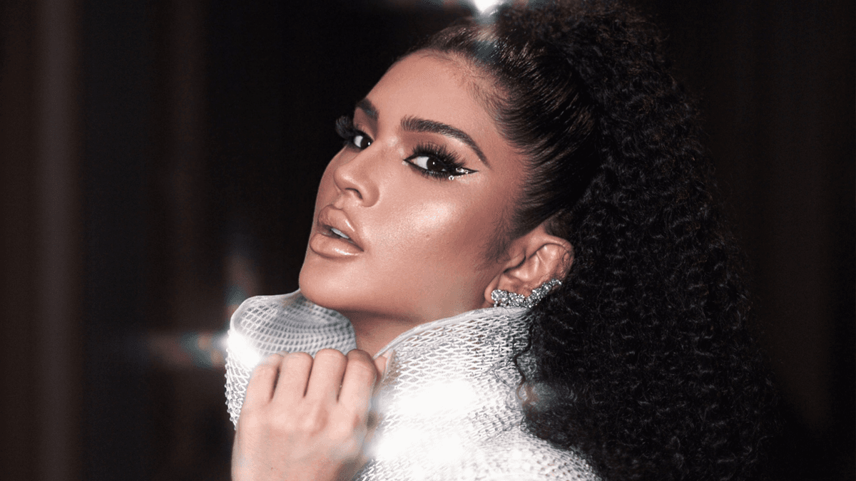 Mileide Mihaile se inspira em figurino de brilhantes de Beyoncé para look do ensaio técnico da Grande Rio