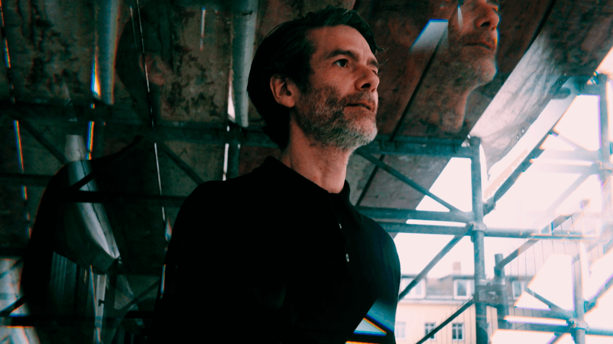 Steve Bicknell substitui Len Faki no palco New Dance Order do Rock In Rio