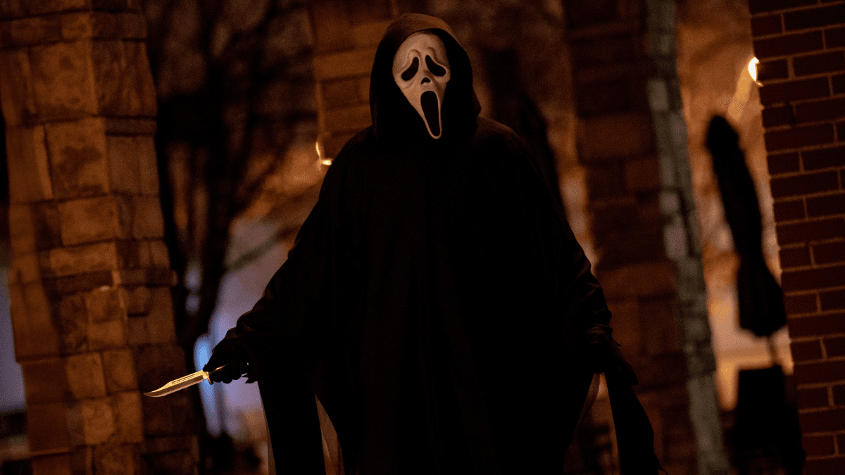“Pânico 7” entrega sequências de tirar o fôlego e um dos Ghostfaces menos impactantes da franquia | Crítica