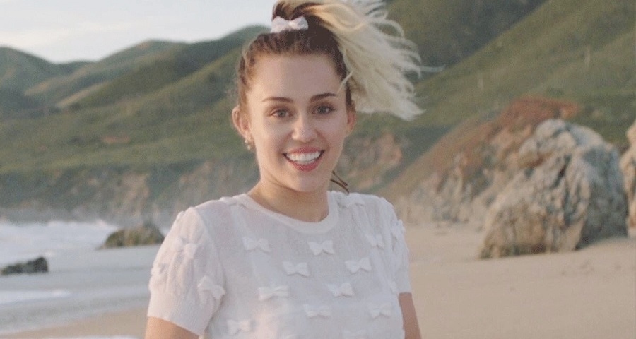 Miley Cyrus faz apresentações de “Malibu”, seu novo single