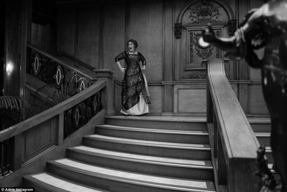 Adele comemora seus 30 anos com o tema de Titanic