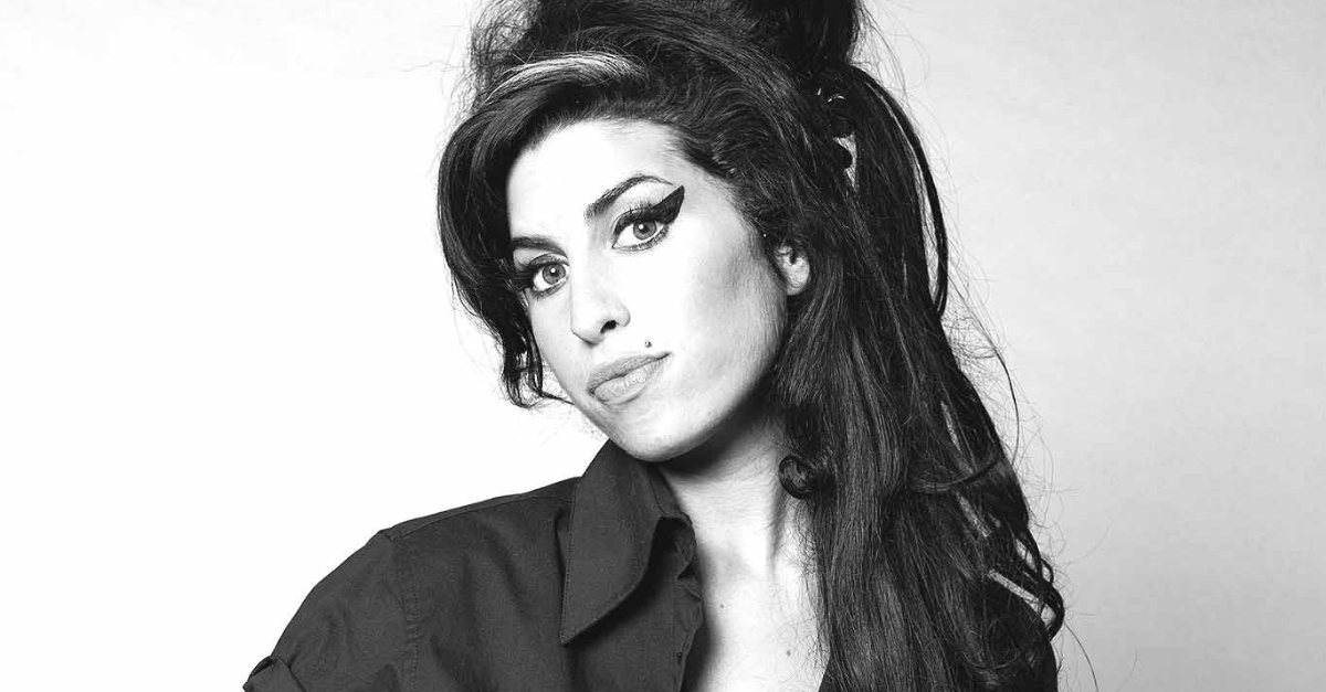 Documentário “Amy Winehouse – Back to Black” foi anunciado pela Universal Music e já está em pré-venda