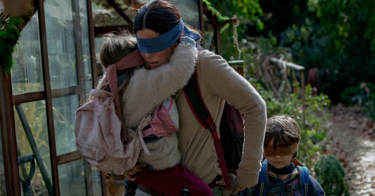 “Bird Box” | Netflix divulga trailer, pôster e fotos exclusivas de nova produção com Sandra Bullock no elenco