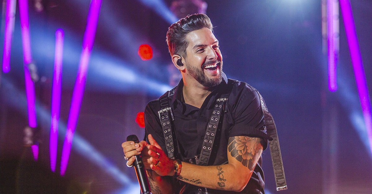 Entrevista | Com álbum comemorativo, Felipe Pezzoni fala sobre os 40 anos do Eva: “Honrado de dar continuidade a esse legado”