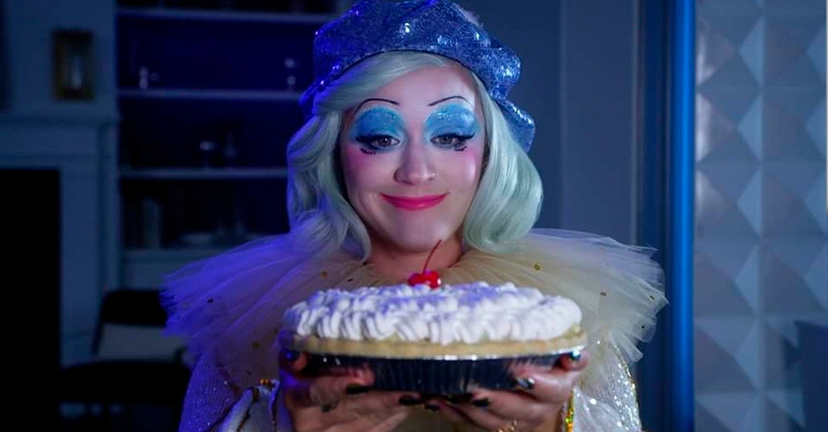 Katy Perry vence jogo circense no clipe de “Smile”; assista!