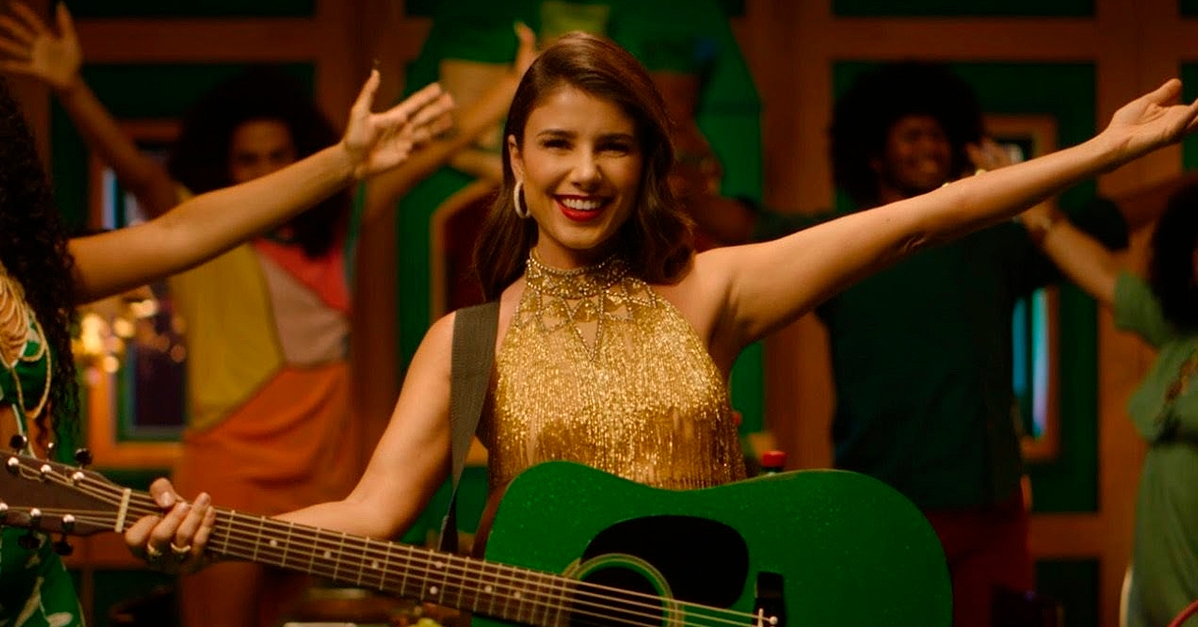 Paula Fernandes lança versão brasileira de “Jingle Bell Rock”; assista!