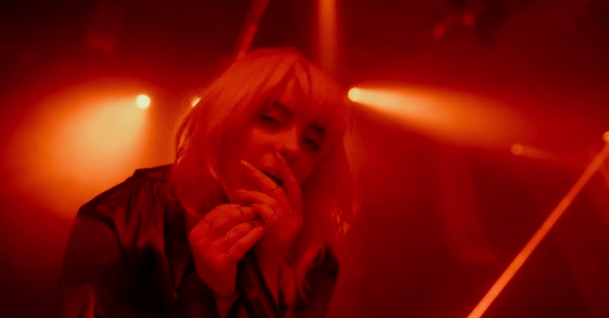 Billie Eilish divulga vídeo de “Oxytocin” extraído de seu especial para o Disney+; assista já!
