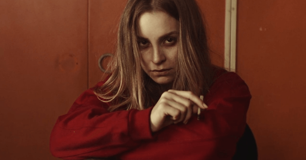 “O menino que matou meus pais” e “A menina que matou os pais” surpreendem com ótimo elenco, mas possuem pouca personalidade | Crítica