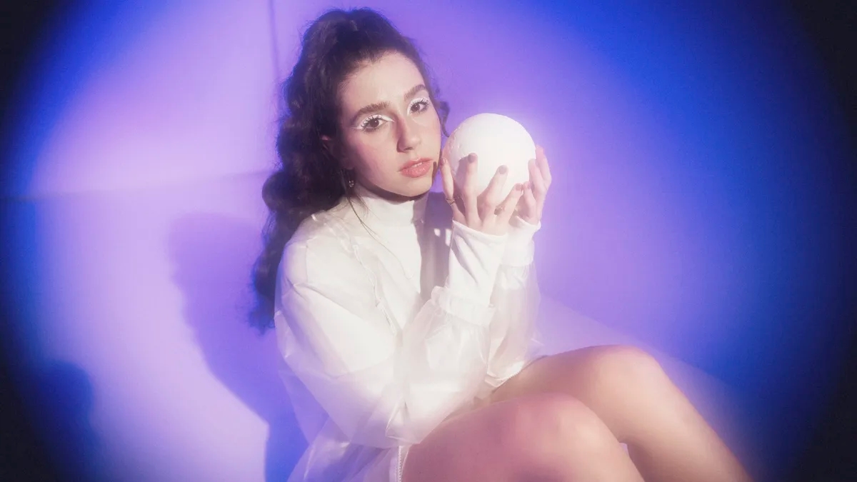 Nina Fernandes faz show de estreia no Circo Voador nesta sexta; saiba mais!